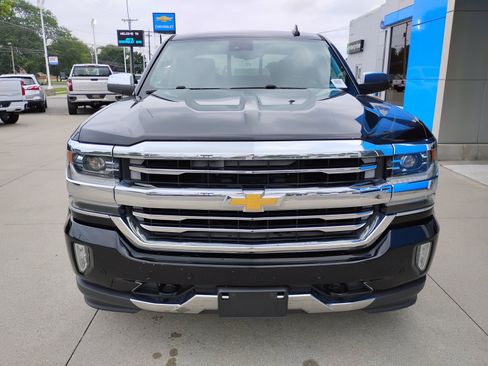 Used 2017 Chevrolet Silverado 1500 High Country w/ High Desert Package AWD/4WD image 2