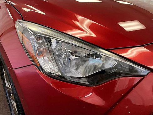 Used 2020 Toyota Yaris LE FWD image 27