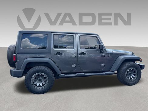 Used 2018 Jeep Wrangler Unlimited Sport S AWD/4WD image 18