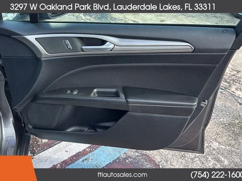 Used 2020 Ford Fusion SE image 40