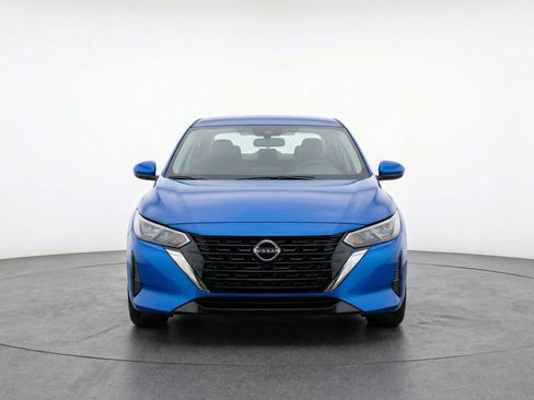 Used 2025 Nissan Sentra SV FWD image 2