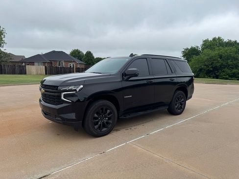 Used 2024 Chevrolet Tahoe LT w/ Luxury Package RWD image 3