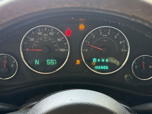 Used 2014 Jeep Wrangler Unlimited Rubicon w/ Connectivity Group AWD/4WD image 23