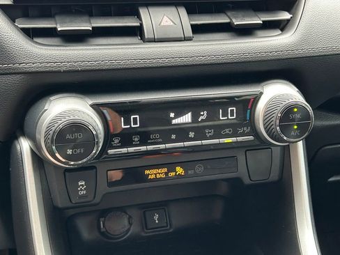Used 2021 Toyota RAV4 XLE w/ Convenience Package AWD/4WD image 31