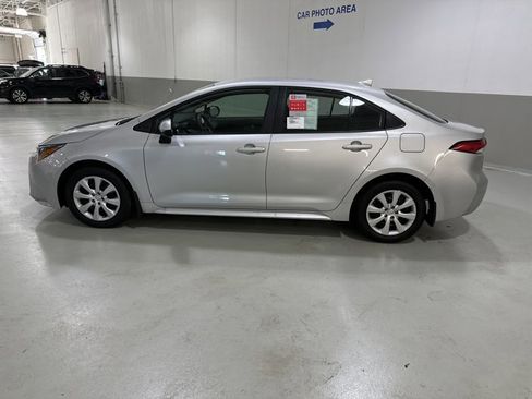 Used 2025 Toyota Corolla LE image 5