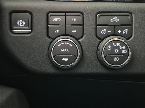 New 2026 Chevrolet Silverado 1500 RST w/ Convenience Package II AWD/4WD image 18