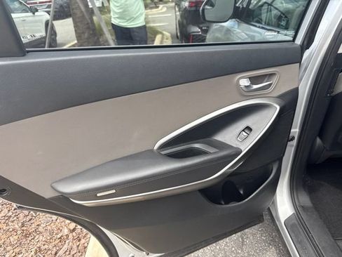 Used 2018 Hyundai Santa Fe SE FWD image 13