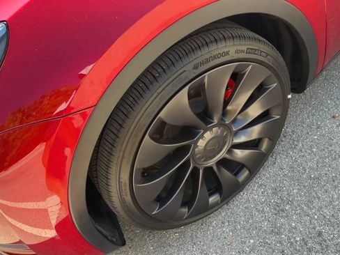 Used 2025 Tesla Model Y Performance AWD/4WD image 4