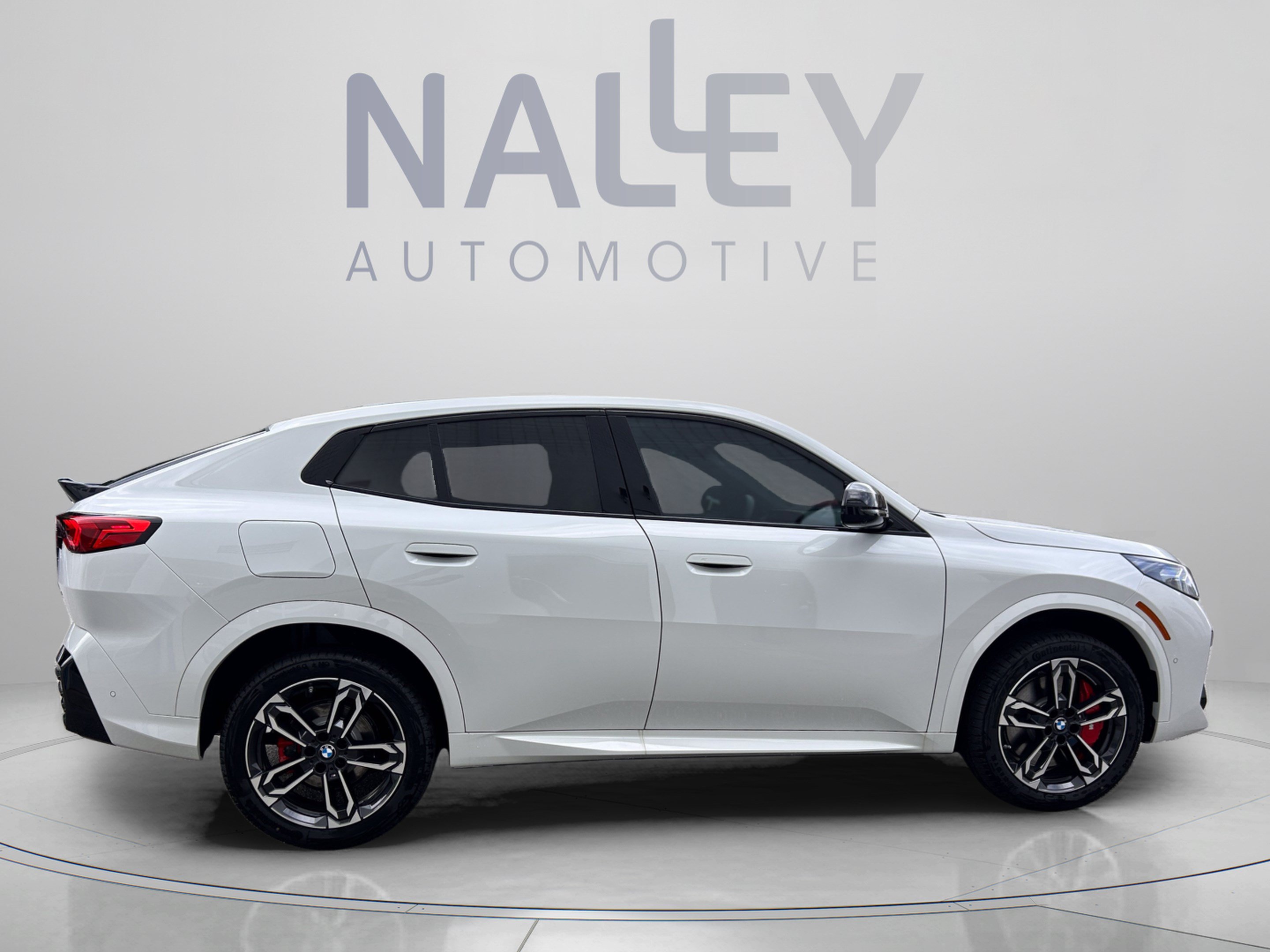 Used 2026 BMW X2 xDrive28i w/ Technology Package AWD/4WD image 4