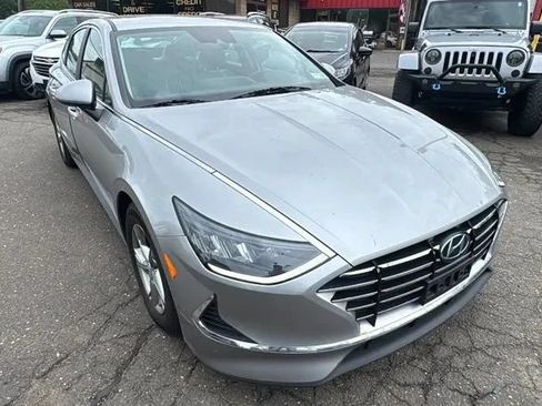 Used 2021 Hyundai Sonata SE FWD image 3