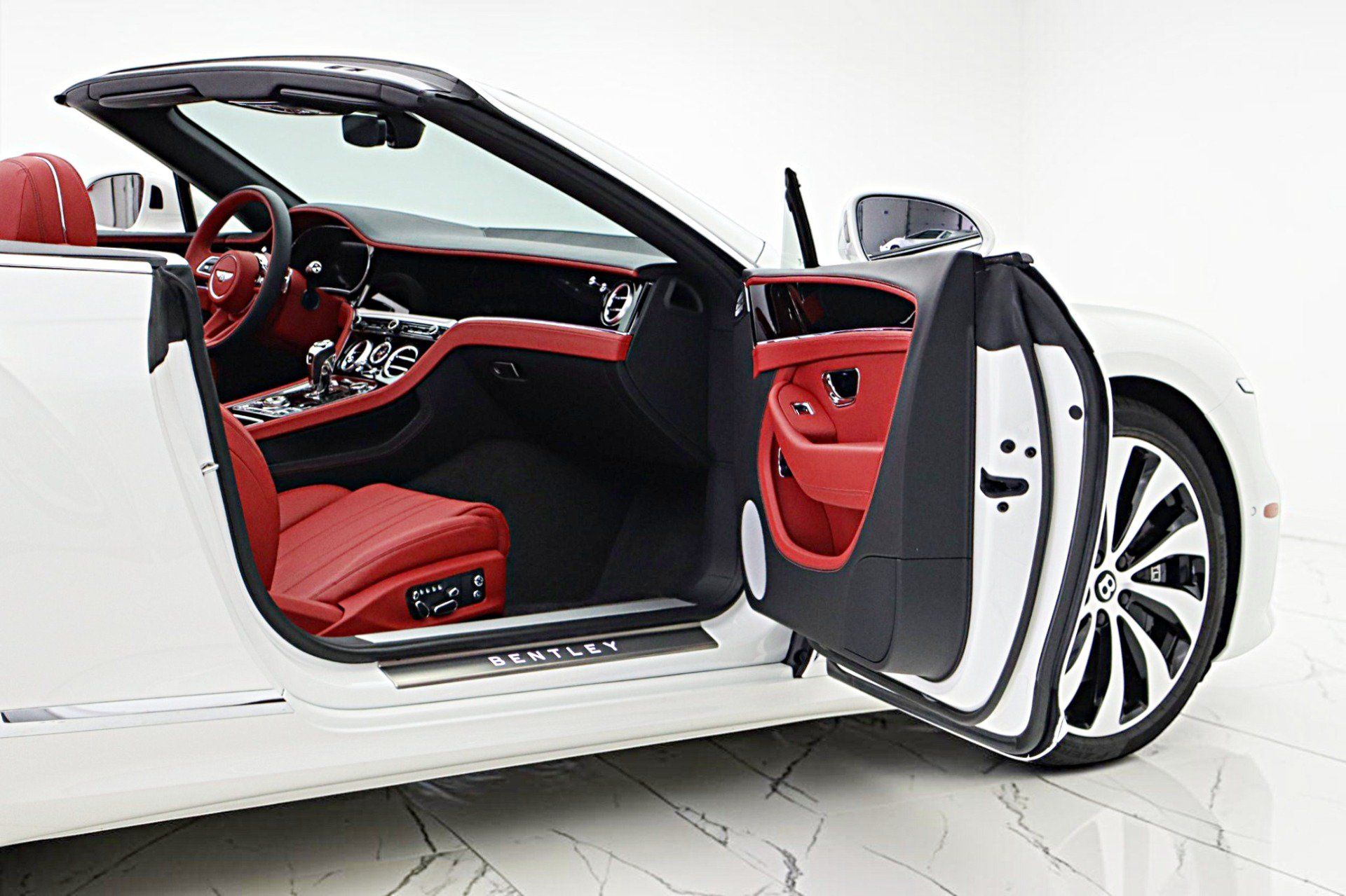 Used 2026 Bentley Continental GT Mulliner AWD/4WD image 13