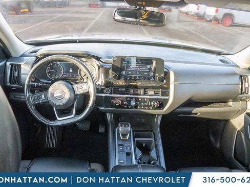 Used 2022 Nissan Pathfinder SL image 4