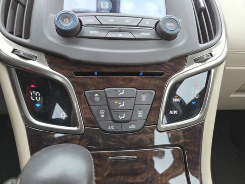 Used 2016 Buick LaCrosse FWD image 27