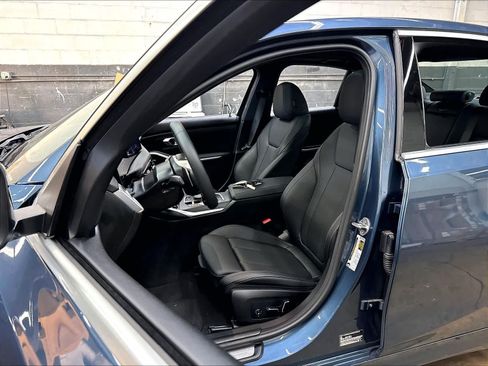 Used 2026 BMW 330i Sedan w/ Convenience Package RWD image 27