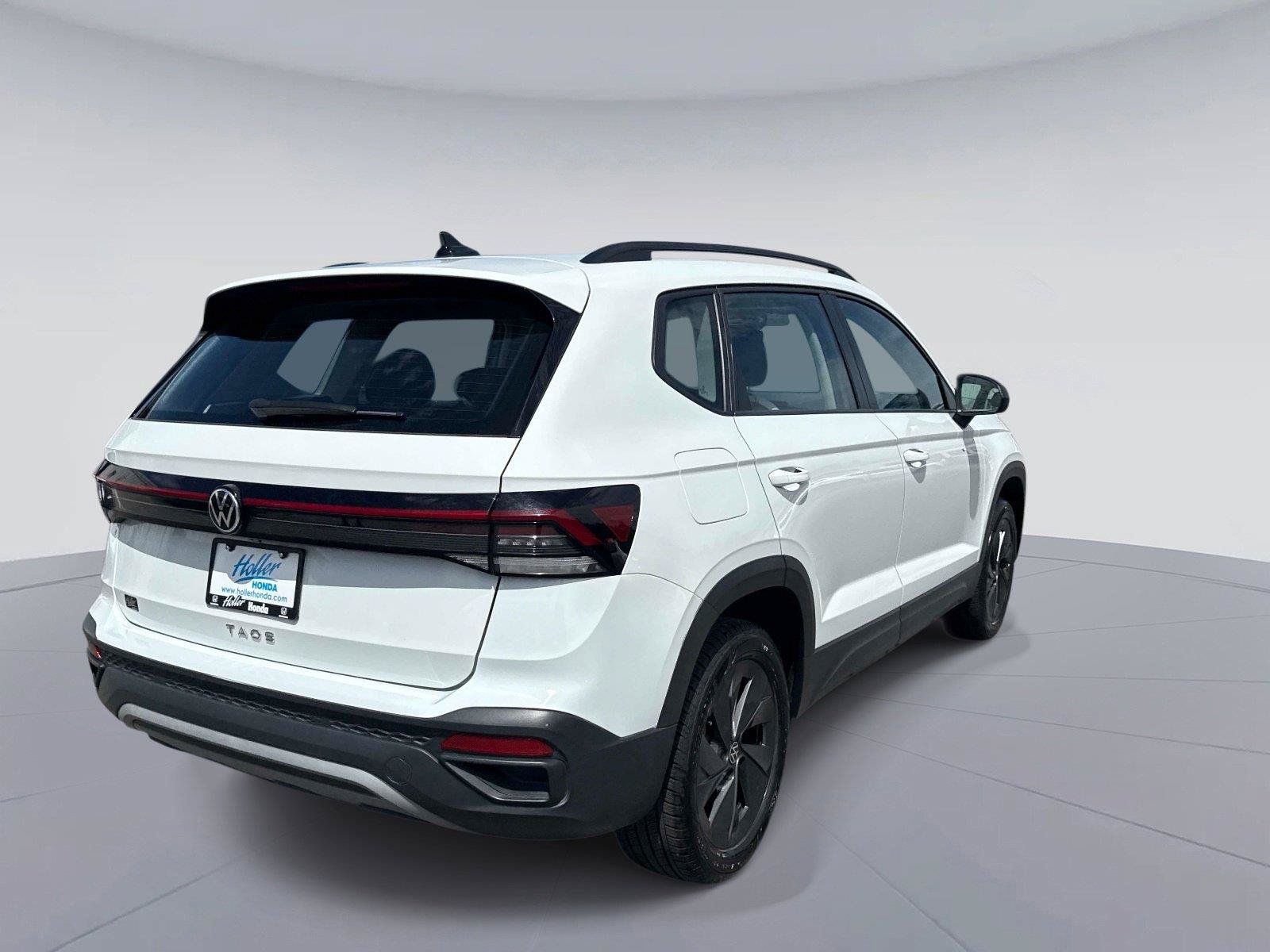 Used 2025 Volkswagen Taos S FWD image 4