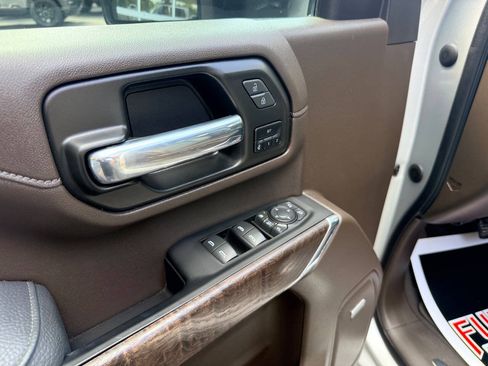 Used 2023 GMC Sierra 2500 Denali w/ Denali Ultimate Package AWD/4WD image 22