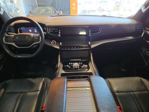 Used 2022 Jeep Wagoneer Series II AWD/4WD image 30