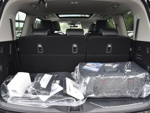 New 2026 INFINITI QX80 Luxe w/ Cargo Package RWD image 37