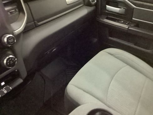 Used 2024 RAM 3500 Big Horn image 28