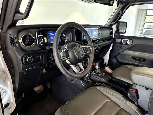 Used 2024 Jeep Wrangler High Altitude AWD/4WD image 7