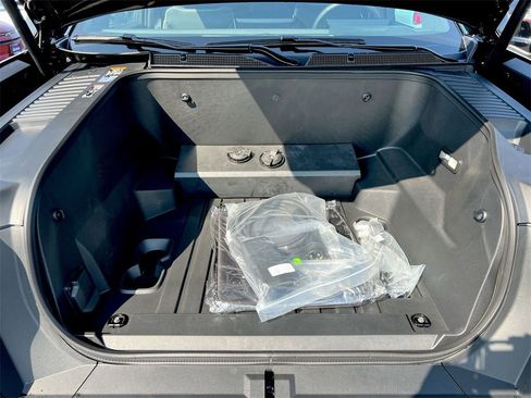 New 2026 GMC Sierra EV Elevation w/ LPO, Elevation Dark Package image 22