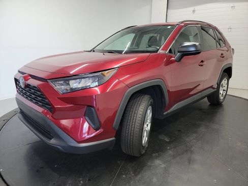 Used 2021 Toyota RAV4 LE AWD/4WD image 3