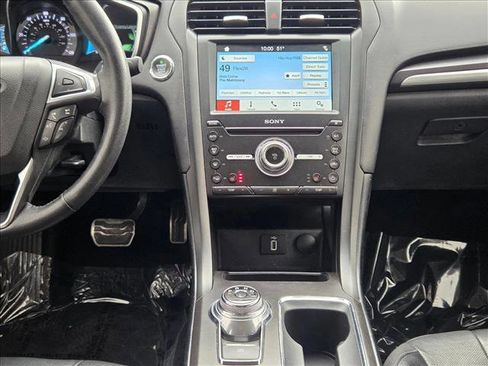 Used 2018 Ford Fusion Titanium image 16