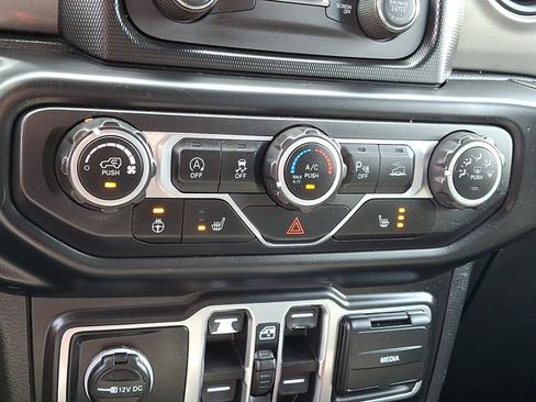 Used 2021 Jeep Wrangler 4WD Unlimited Willys image 16