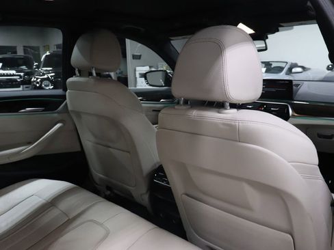Used 2019 BMW 530i w/ Convenience Package image 24