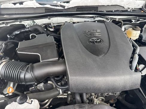 Used 2023 Toyota Tacoma SR AWD/4WD image 31