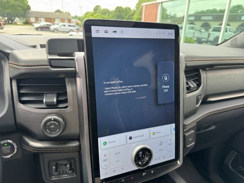 Used 2024 Ford Expedition Max Platinum image 14