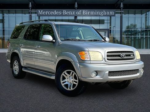 Used 2004 Toyota Sequoia SR5 RWD image 1