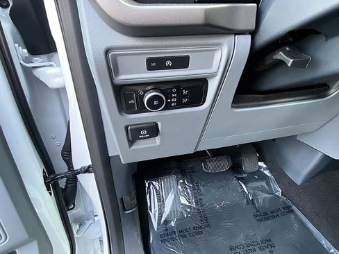 Used 2025 Ford F150 XLT image 15