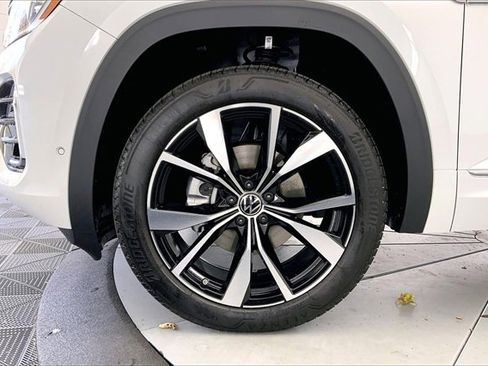 New 2026 Volkswagen Atlas SEL Premium R-Line image 12