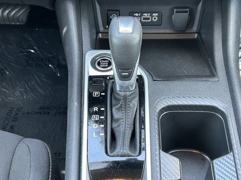 Used 2024 Nissan Sentra SV FWD image 19