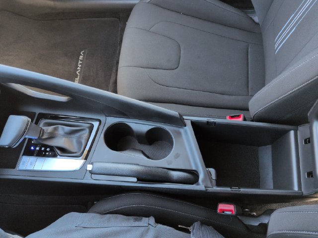 Used 2024 Hyundai Elantra SEL FWD image 42