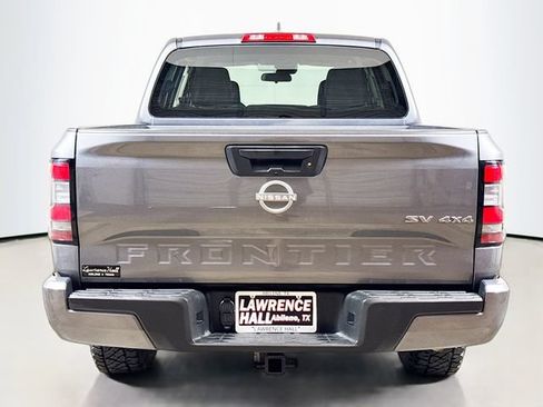 Used 2022 Nissan Frontier SV AWD/4WD image 5