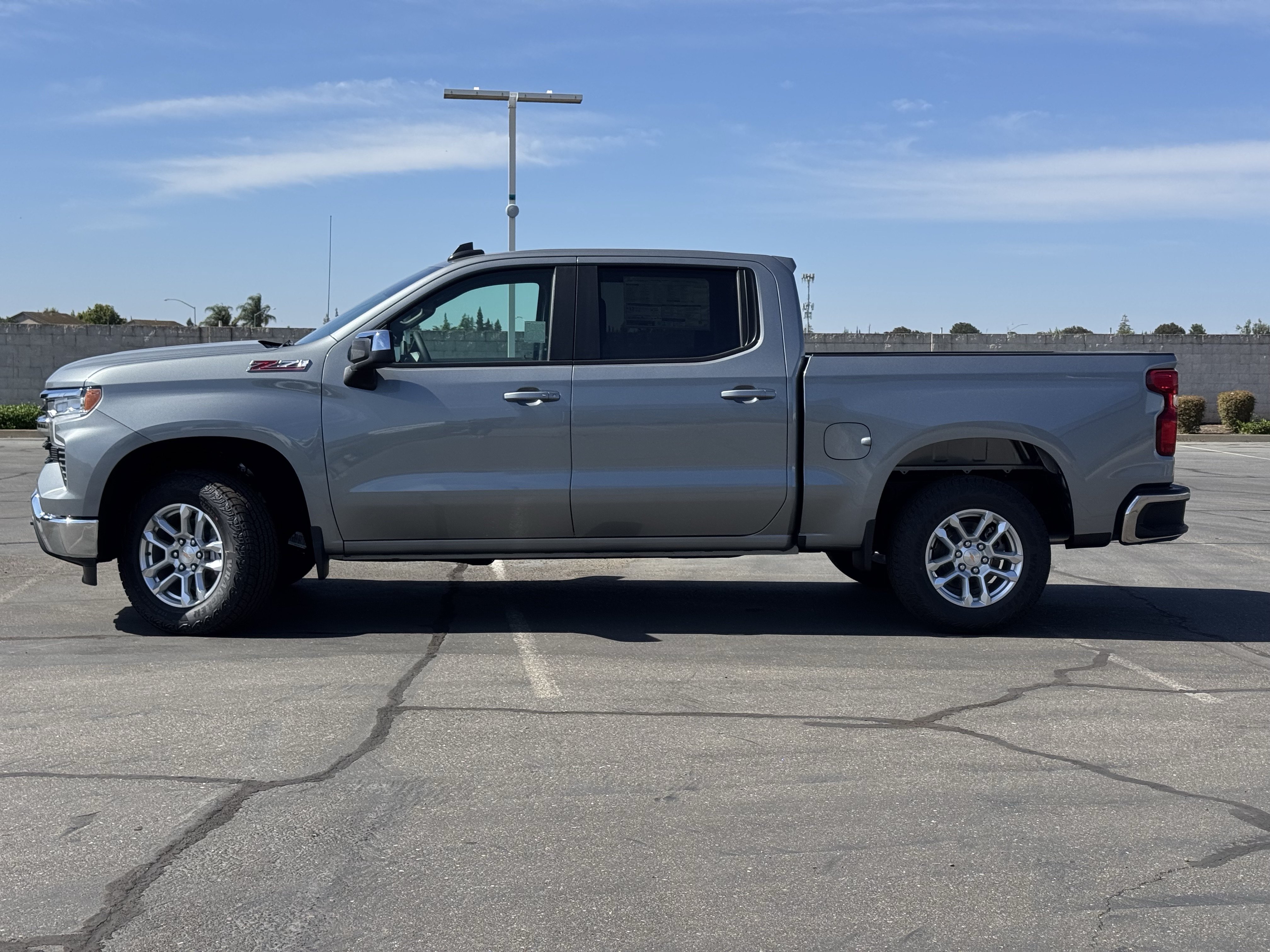 New 2026 Chevrolet Silverado 1500 LT w/ Z71 Off-Road Package AWD/4WD image 4