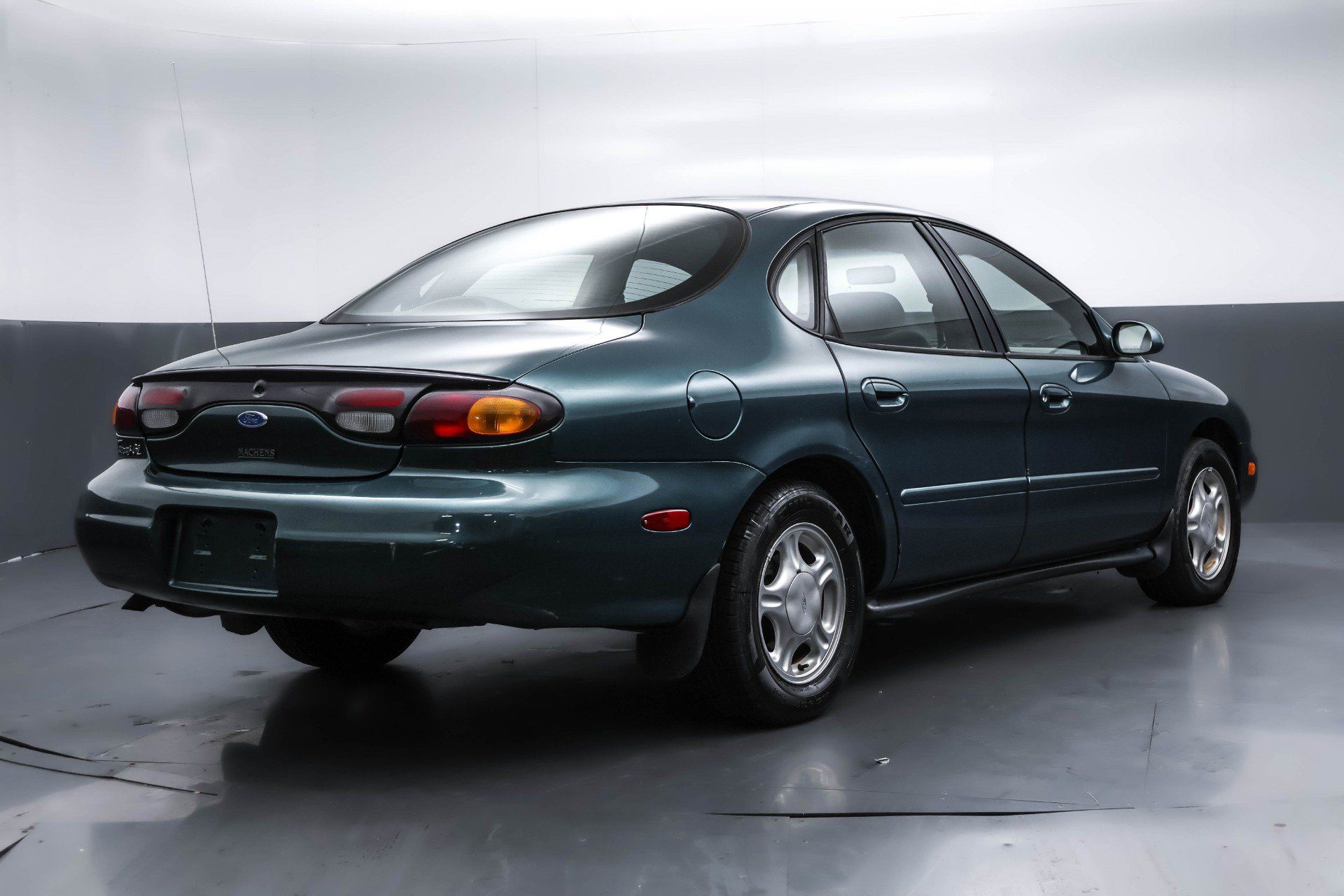 Used 1997 Ford Taurus GL FWD image 27