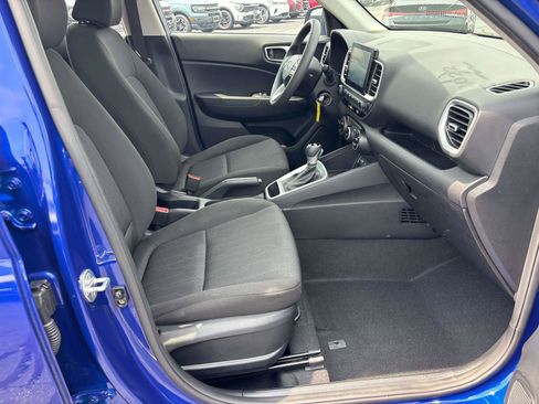 Certified 2022 Hyundai Venue SE w/ Cargo Package FWD image 16