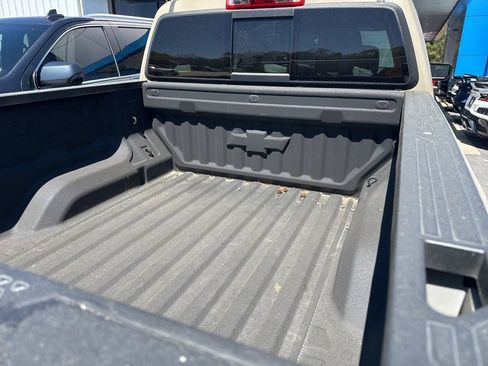 Used 2024 Chevrolet Colorado Trail Boss w/ Technology Package image 8