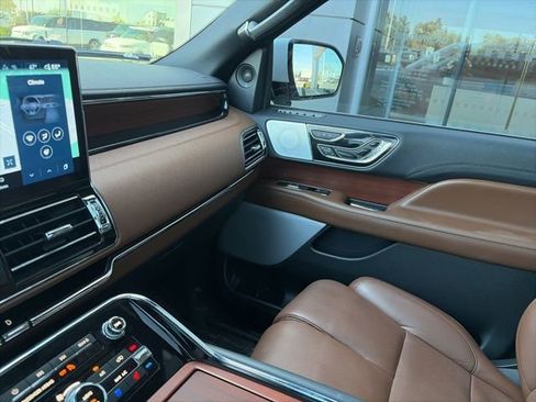 Used 2023 Lincoln Navigator L Reserve image 13