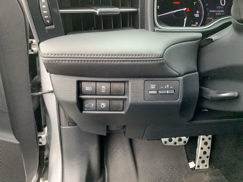 Used 2019 Toyota Avalon XSE image 28