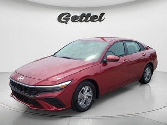 Used 2024 Hyundai Elantra SE FWD video 1