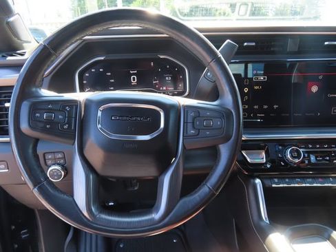 Used 2024 GMC Sierra 3500 Denali Ultimate AWD/4WD image 19