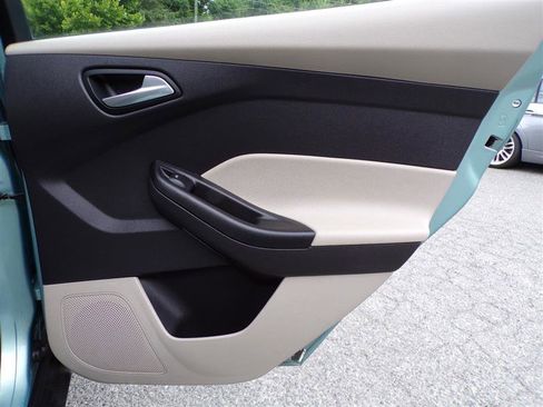 Used 2012 Ford Focus SE image 24