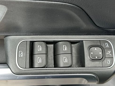 Used 2023 Mercedes-Benz GLB 250 4MATIC image 28