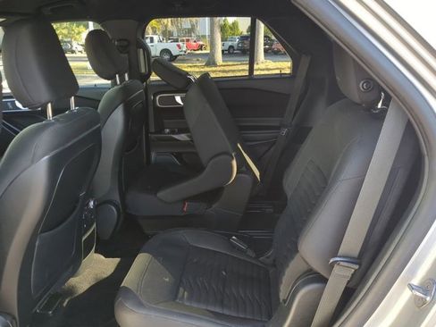 Used 2020 Ford Explorer XLT image 14
