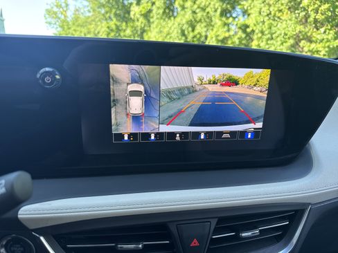 Used 2024 Buick Encore GX Avenir w/ Avenir Technology Package FWD image 20