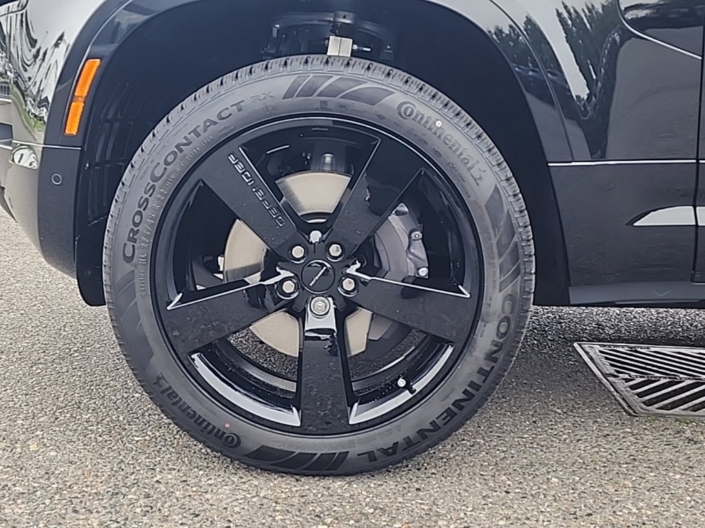 New 2026 Land Rover Defender 110 X-Dynamic SE AWD/4WD image 27